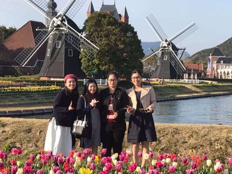 Trang cùng 3 học sinh khác của Nhật ngữ Đông Du Trang cùng 3 học sinh khác của Nhật ngữ Đông Du